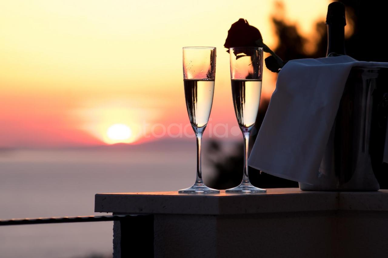 Apartament Smaragd - Opal - Luxury With Shared Pool And Private Hot Tub Makarska