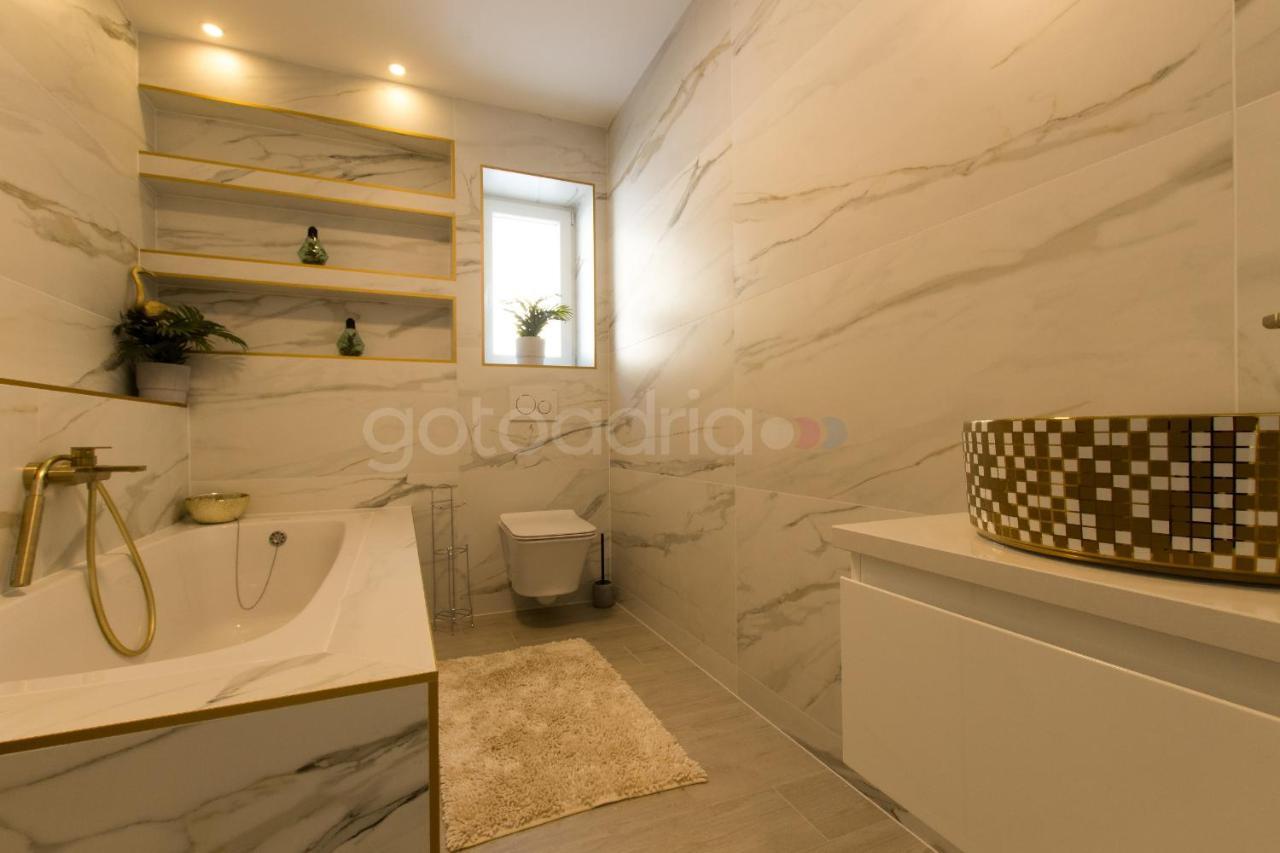 Apartament Smaragd - Opal - Luxury With Shared Pool And Private Hot Tub *