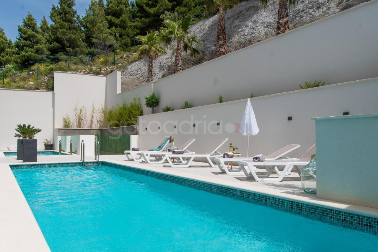 Smaragd - Opal - Luxury With Shared Pool And Private Hot Tub Apartament *